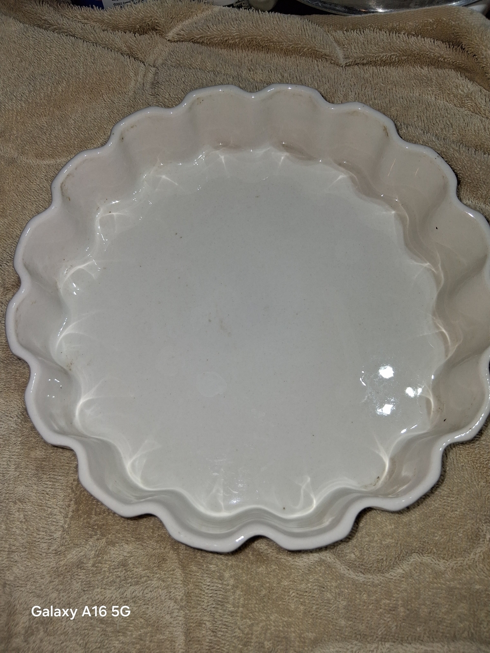White Ceramic Fluted Pie Dish - Classic Home Kitchen Bakeware